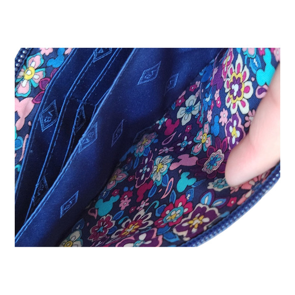 Disney Vera Bradley Wristlet wallet sensational six paisley Mickey & Friend goof - Picture 3 of 16